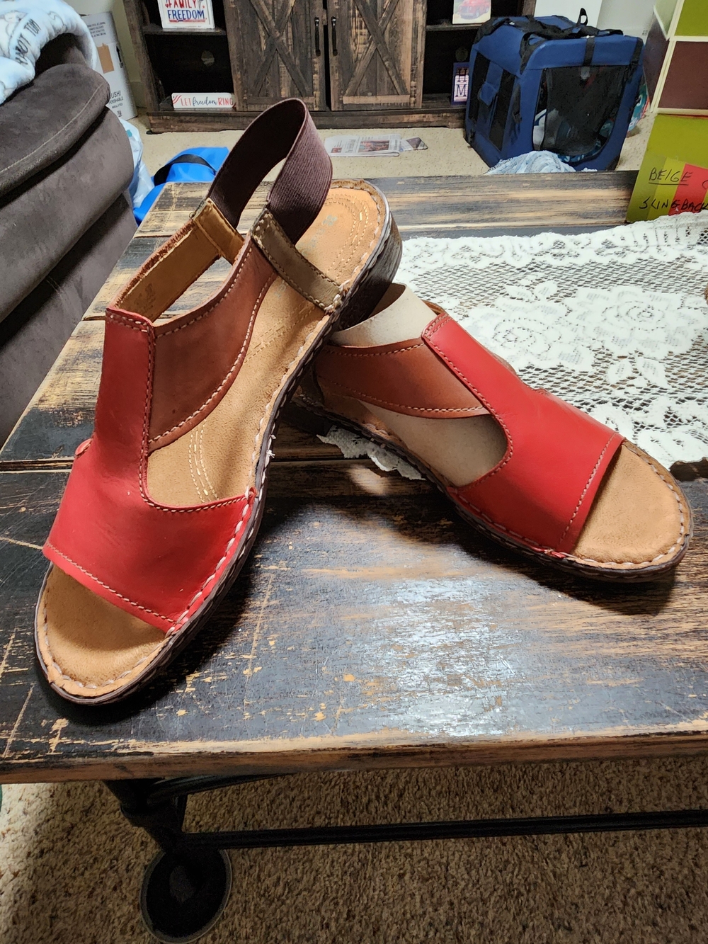 NIB Naturalizer Ringo Two-Tone Leather T-Strap Comfort Sandals Red/Brown 11